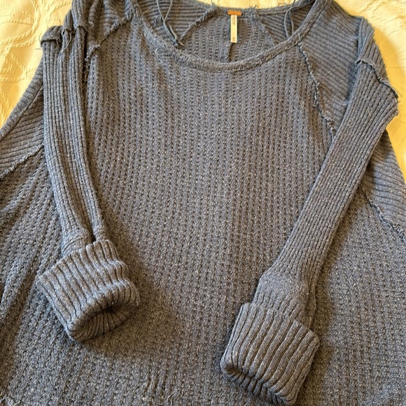 Navy blue free people distressed sweater top XS - Picture 3 of 4